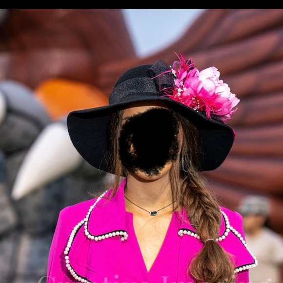 2 piece Homecoming Suit Fuchsia size O - Picture 2 of 3